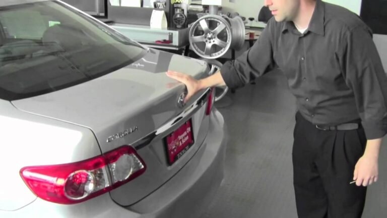 How to Open a Toyota Corolla Trunk Without Key